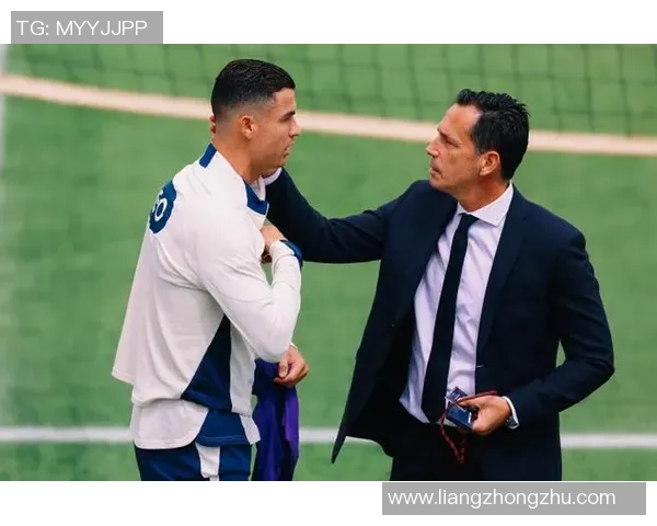 C罗的日常生活揭秘：训练、饮食与家庭生活的完美平衡