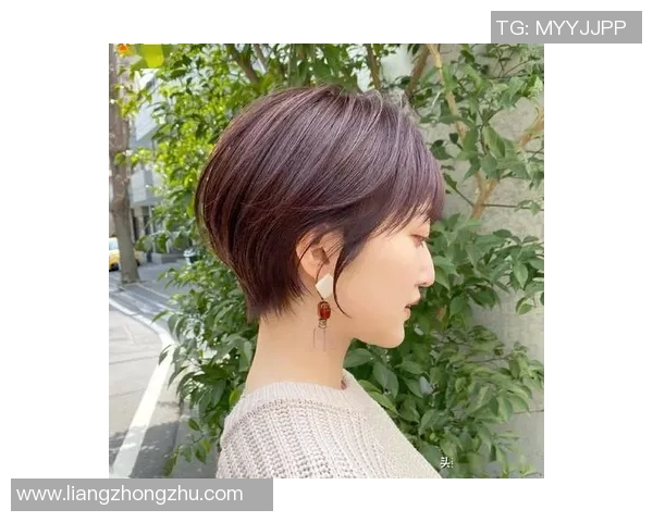 从寸头到长发再到复古造型足球巨星发型演变背后的时尚密码