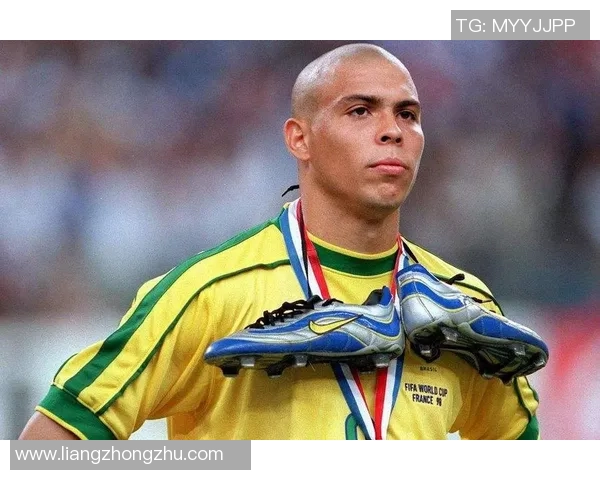 巴西足球历史上第一位传奇球星的诞生与影响力探析